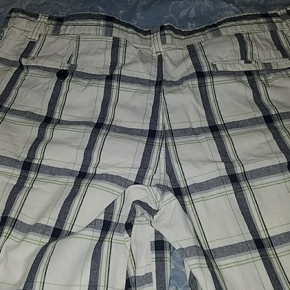 Shorts - Picture 2 of 3